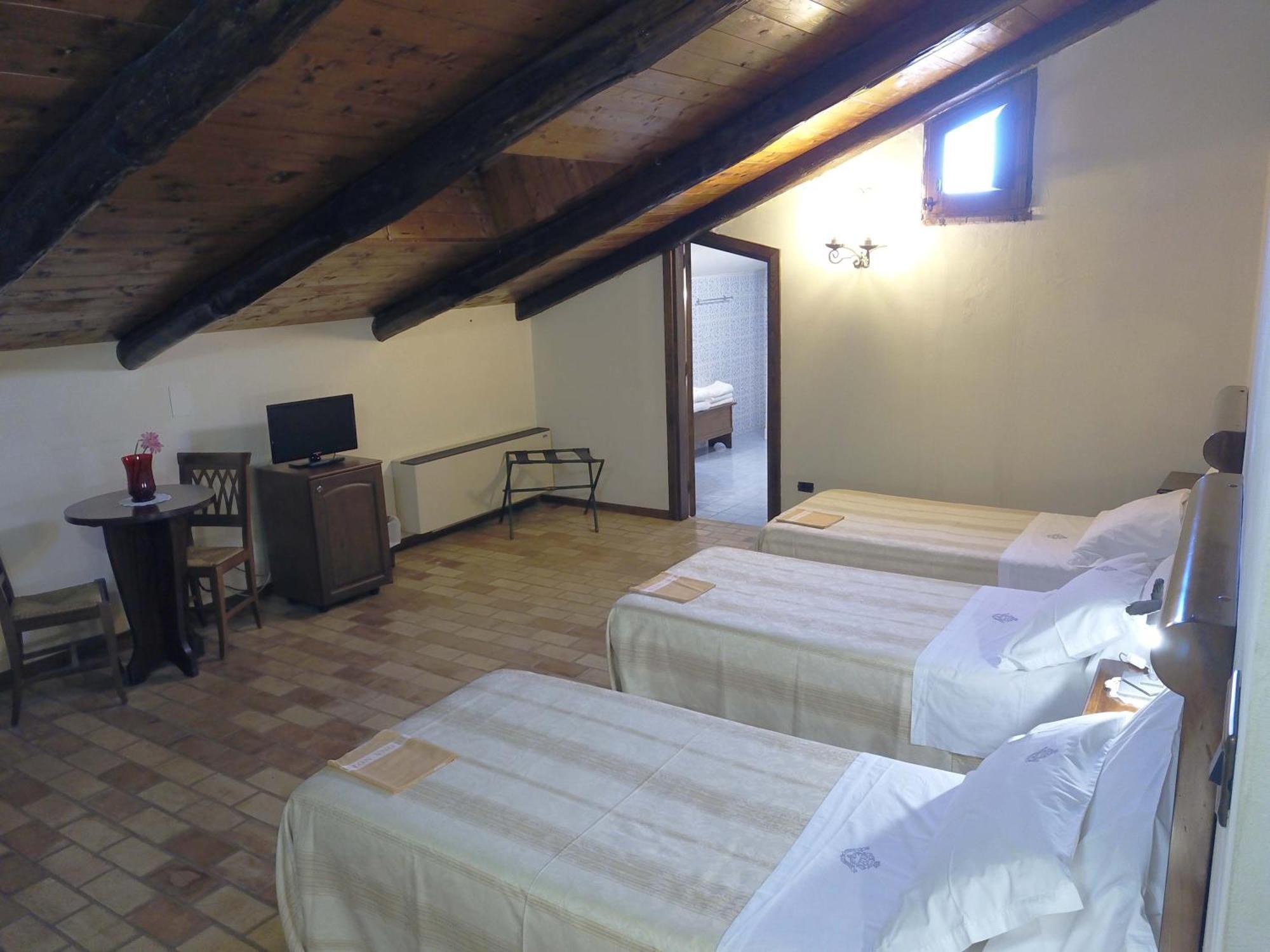 Hotel Castello Di Altomonte Extérieur photo